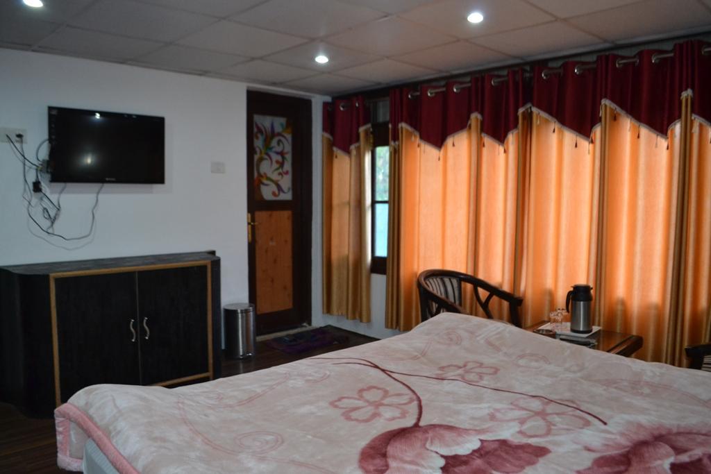 Hotel Lal Kothi Pahalgam Exterior photo