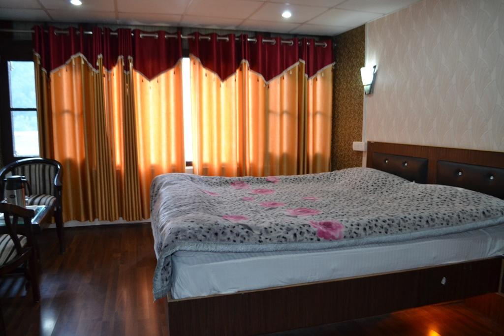 Hotel Lal Kothi Pahalgam Exterior photo