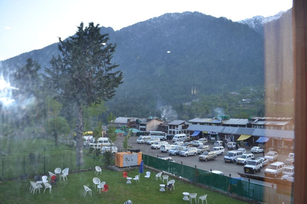 Hotel Lal Kothi Pahalgam Exterior photo